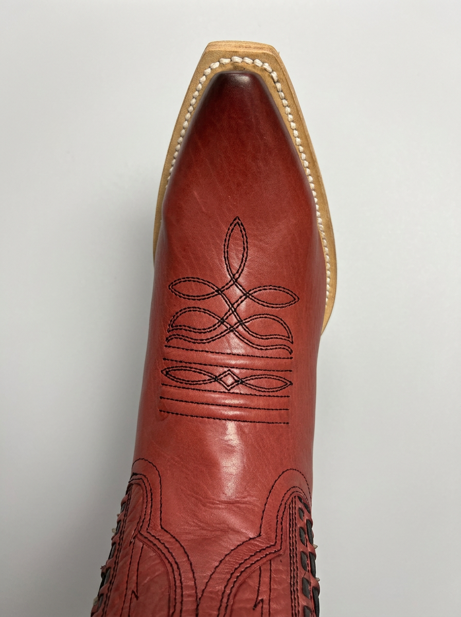 Cleyton Red Caroline boot - toe detail