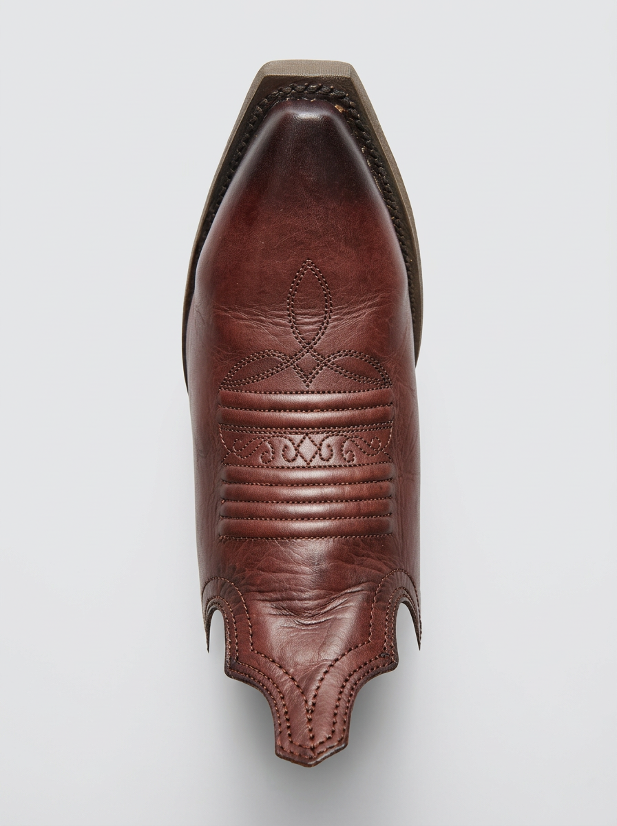 Cleyton Western Boot — Wine (Panal) — toe detail