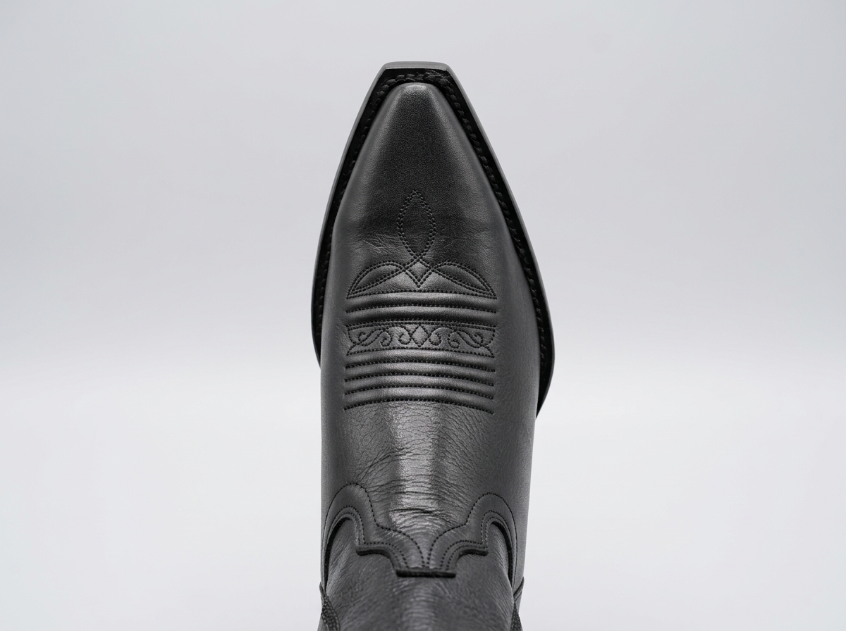 Grisly Western Boot — Black (Giorgina) — toe detail